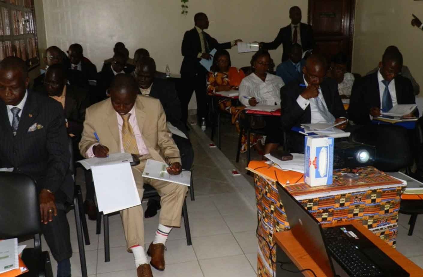 08-controleurs-financiers-13-mars-2012